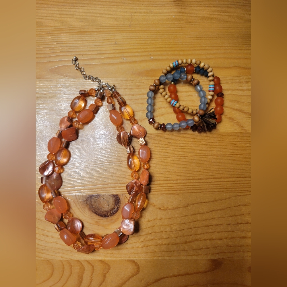 2 piece set bead necklace‎ and 3 stretch braclet peach touquoise leather tassel
